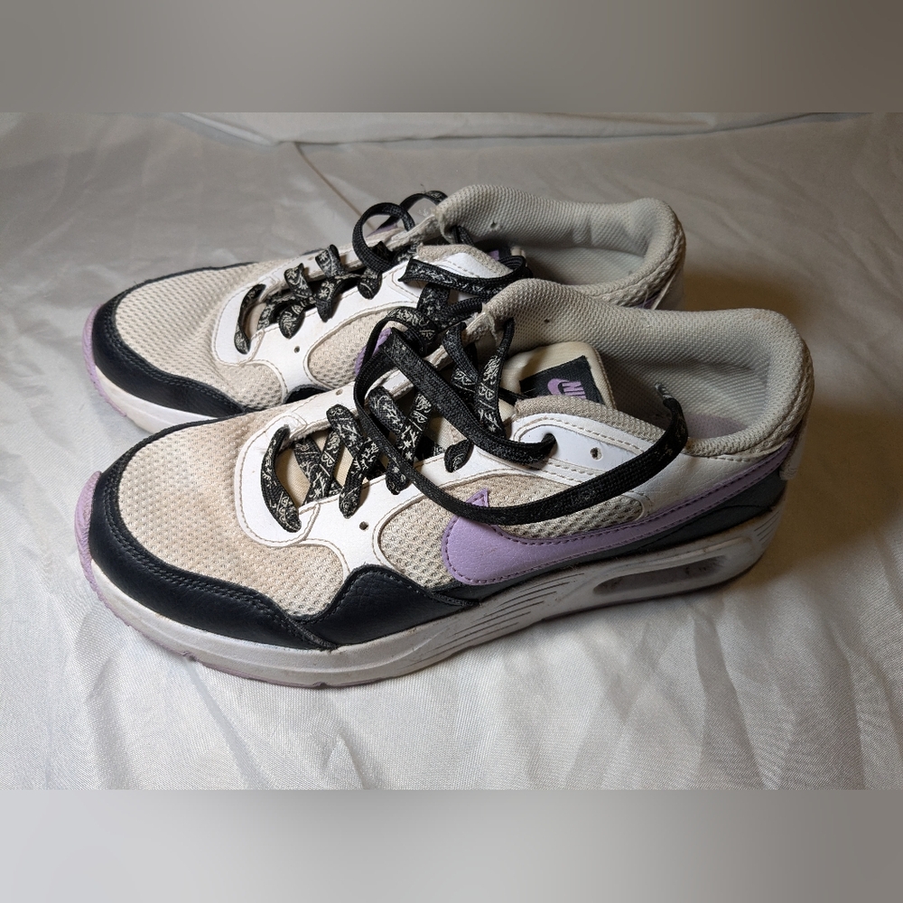 Nike Air 2021 Low Top Sneakers Size 7Y Purple, White,‎ And Black Color